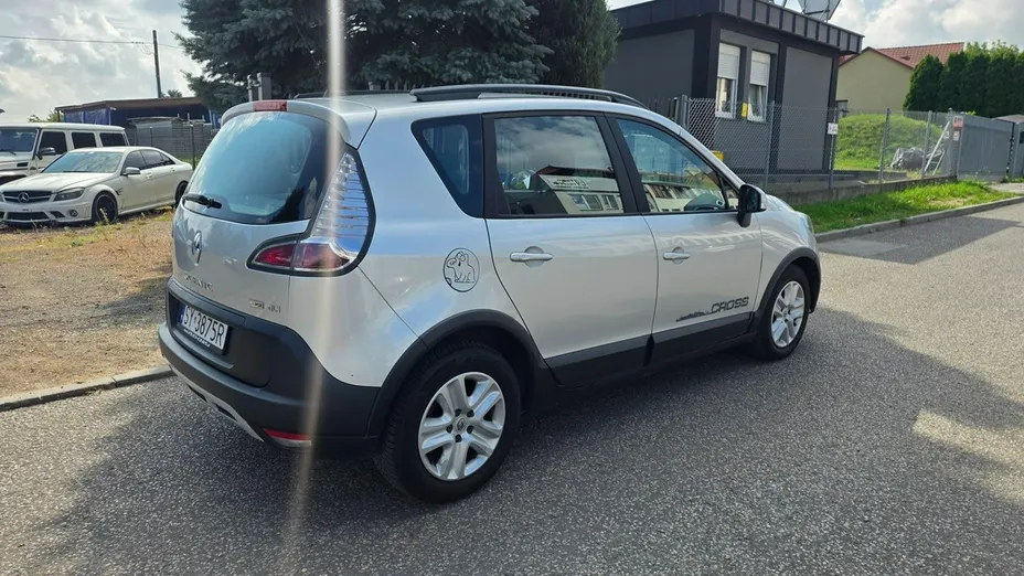 RENAULT Scenic -