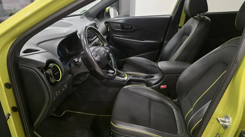 HYUNDAI Kona -