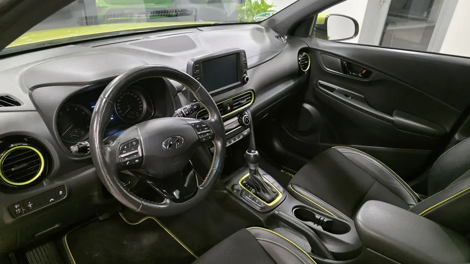HYUNDAI Kona -