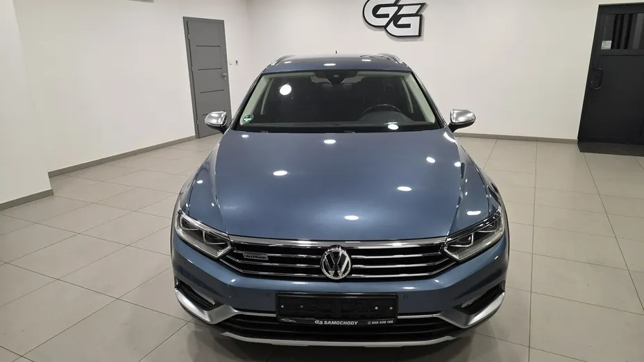 VOLKSWAGEN Passat -