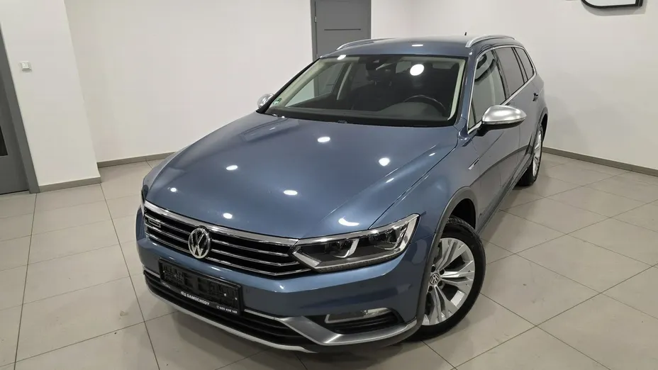 VOLKSWAGEN Passat -