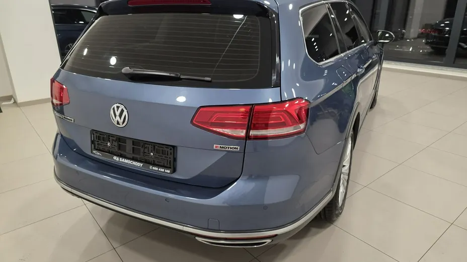 VOLKSWAGEN Passat -