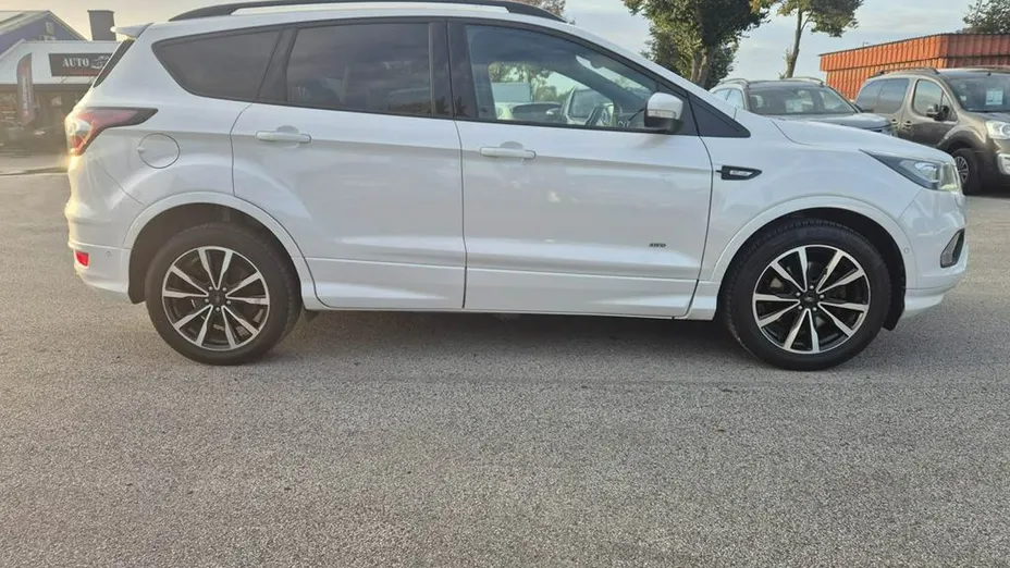 FORD Kuga -