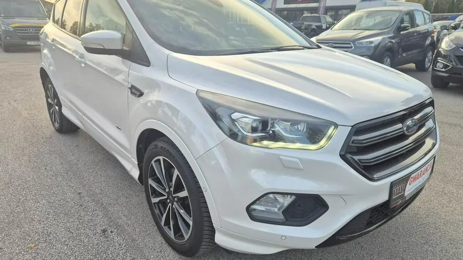 FORD Kuga -
