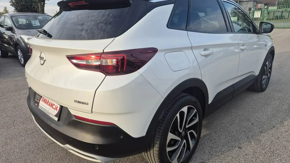 OPEL Grandland X -