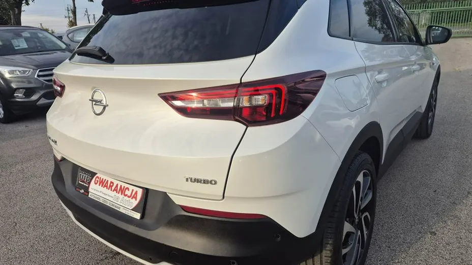 OPEL Grandland X -