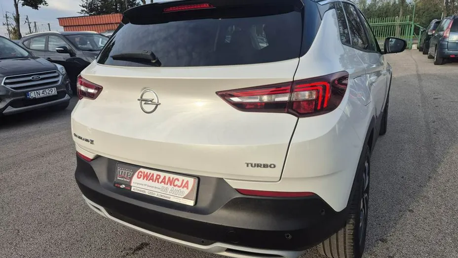 OPEL Grandland X -