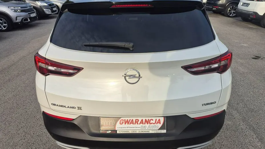 OPEL Grandland X -