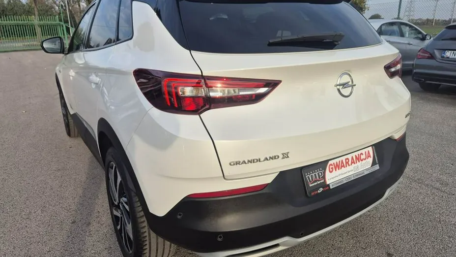 OPEL Grandland X -