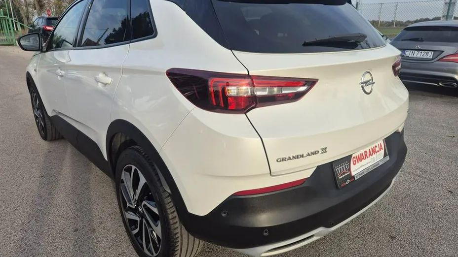 OPEL Grandland X -