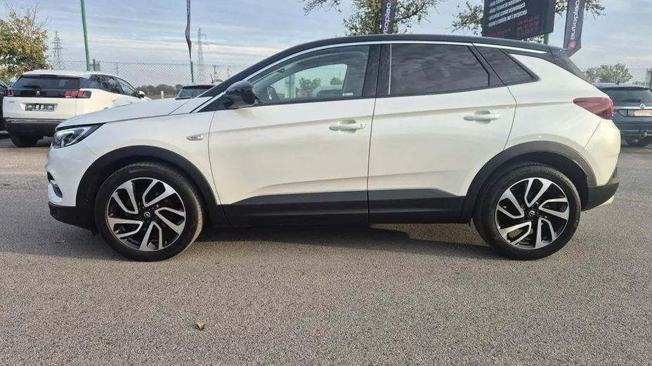 OPEL Grandland X -