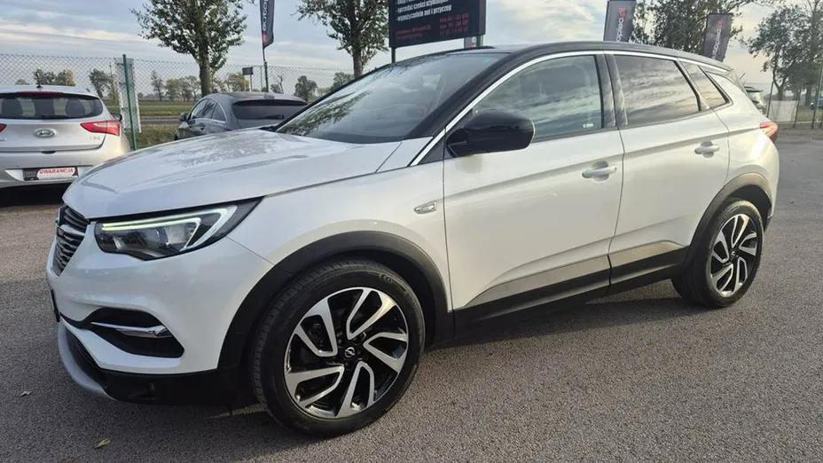 OPEL Grandland X -