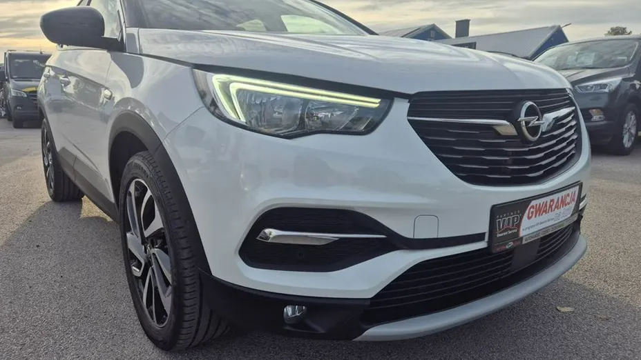 OPEL Grandland X -