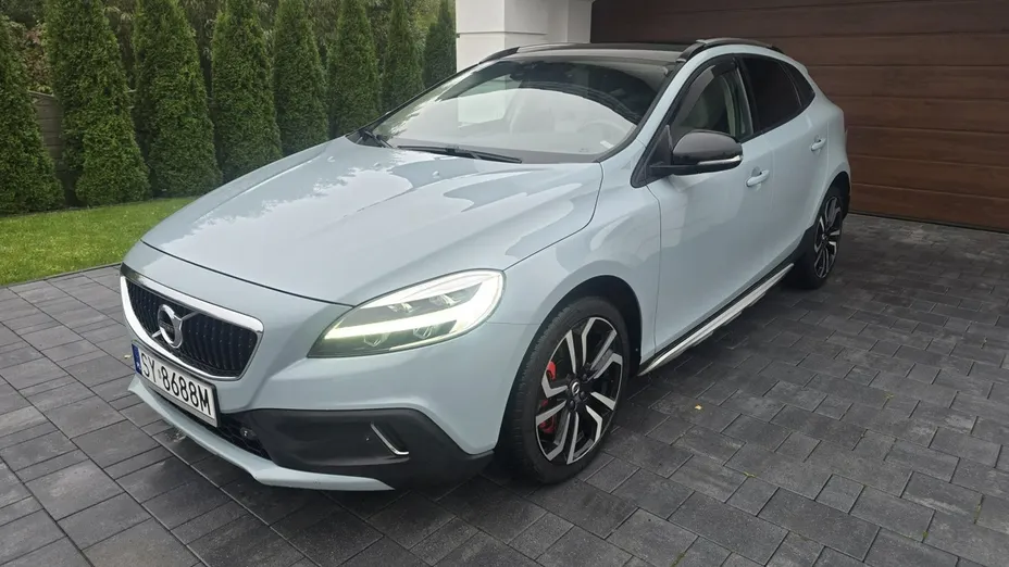 VOLVO V40 Cross Country -