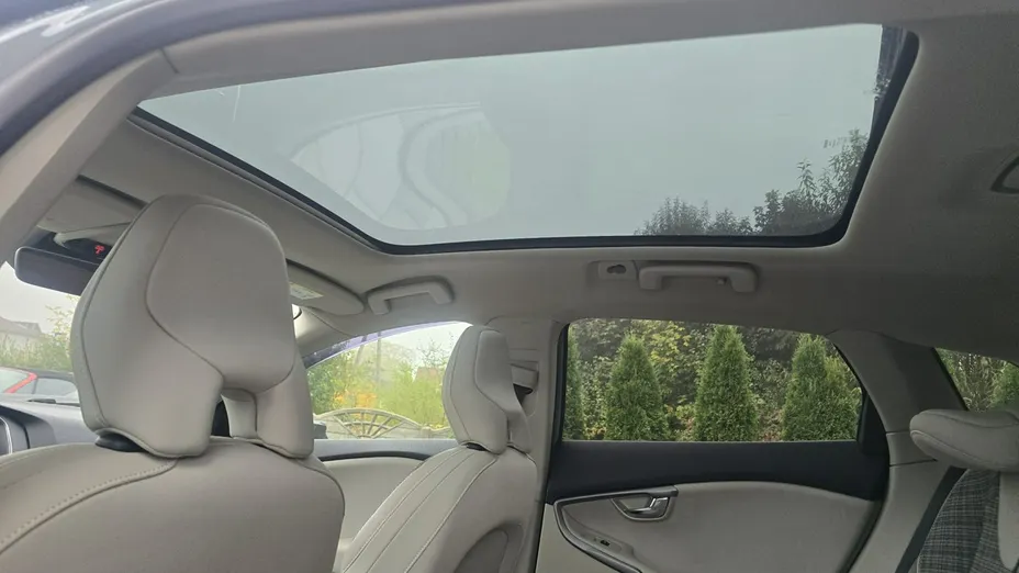 VOLVO V40 Cross Country -