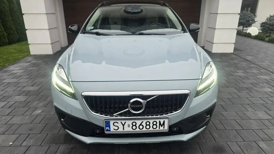 VOLVO V40 Cross Country -
