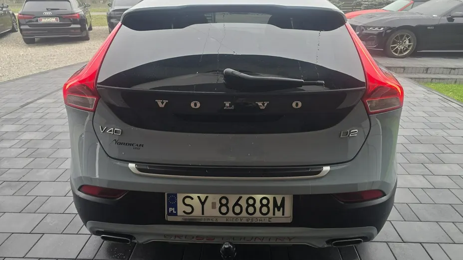 VOLVO V40 Cross Country -