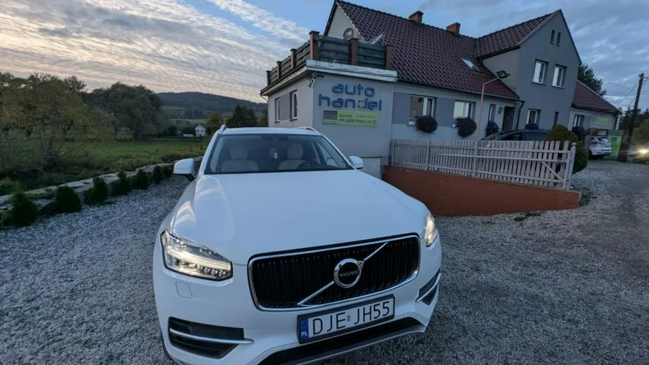 VOLVO XC90 -