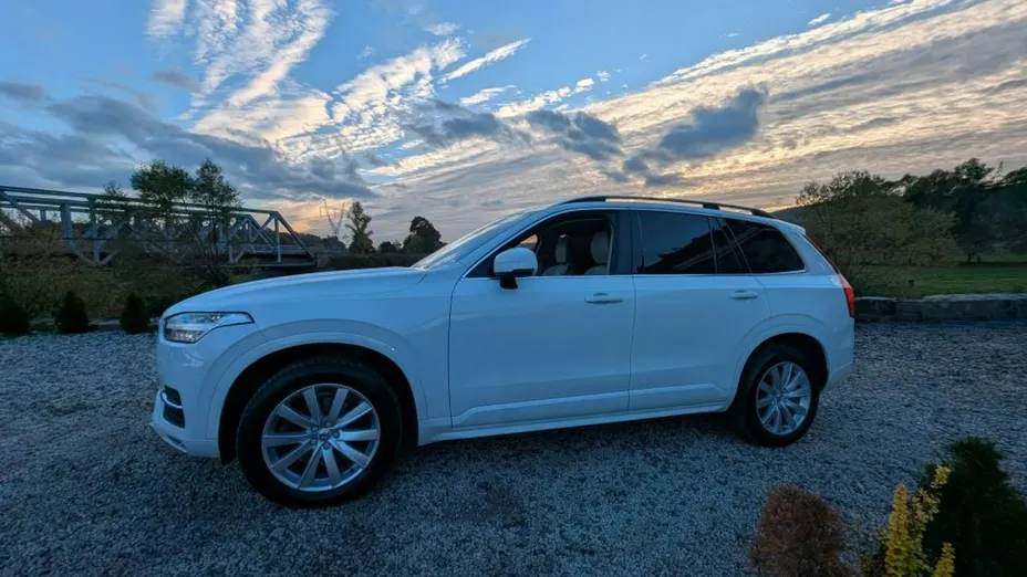 VOLVO XC90 -