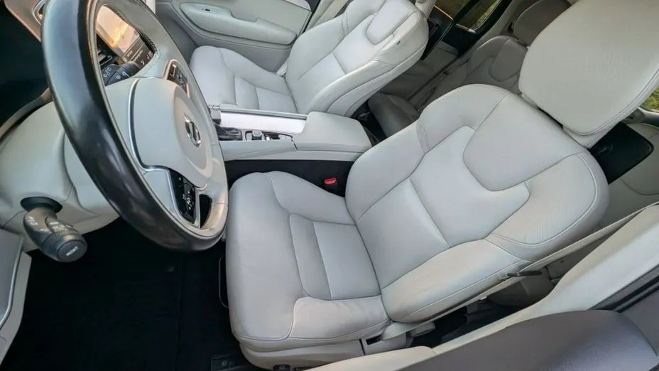 VOLVO XC90 -