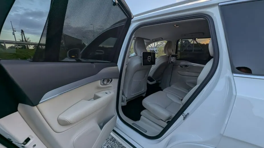 VOLVO XC90 -