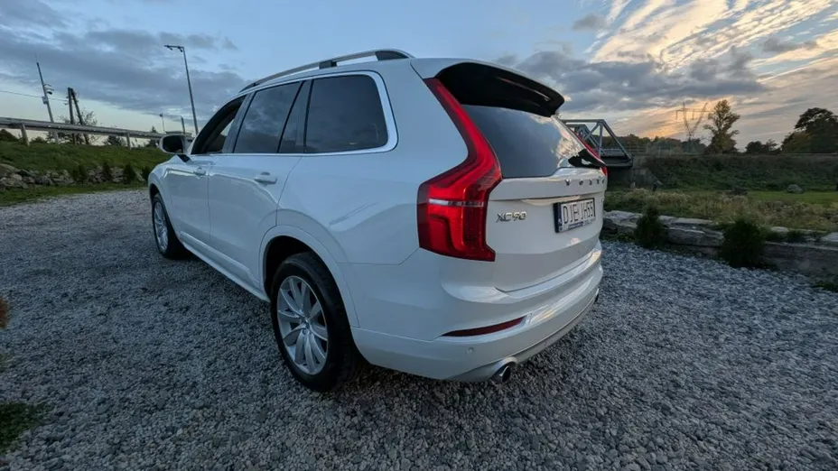 VOLVO XC90 -