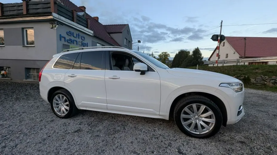 VOLVO XC90 -