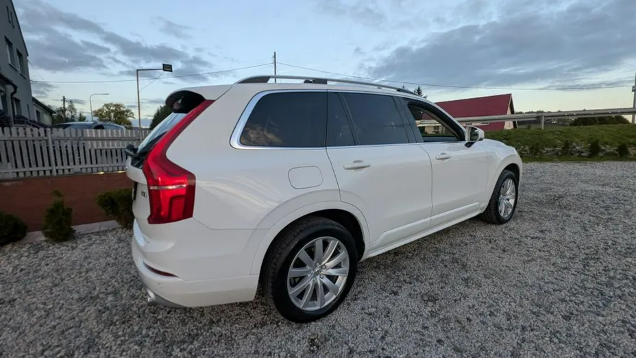 VOLVO XC90 -