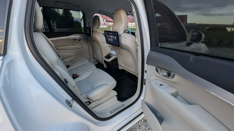 VOLVO XC90 -