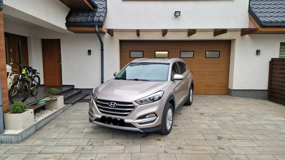 HYUNDAI Tucson -