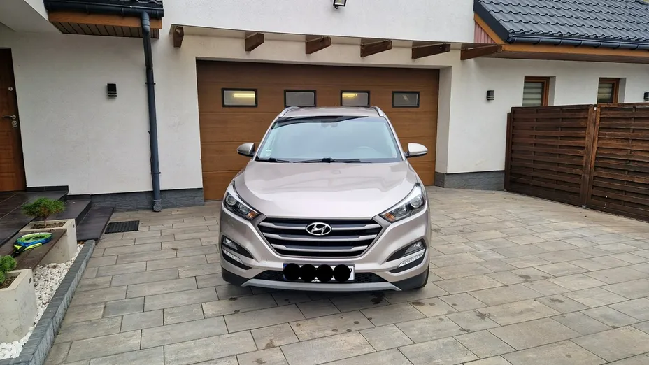 HYUNDAI Tucson -
