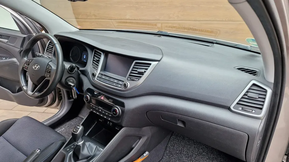 HYUNDAI Tucson -