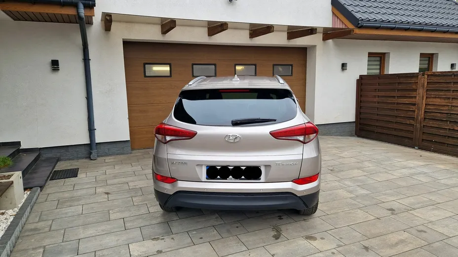 HYUNDAI Tucson -