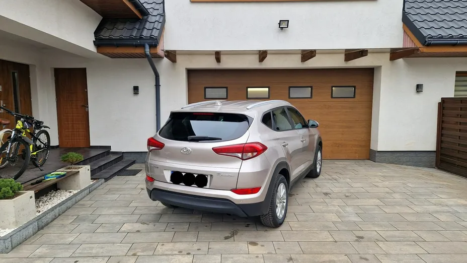 HYUNDAI Tucson -