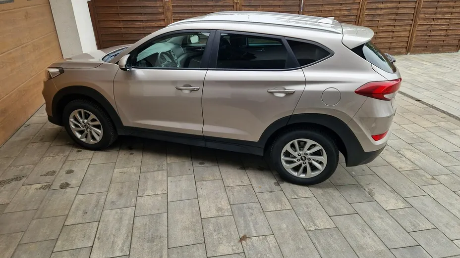 HYUNDAI Tucson -