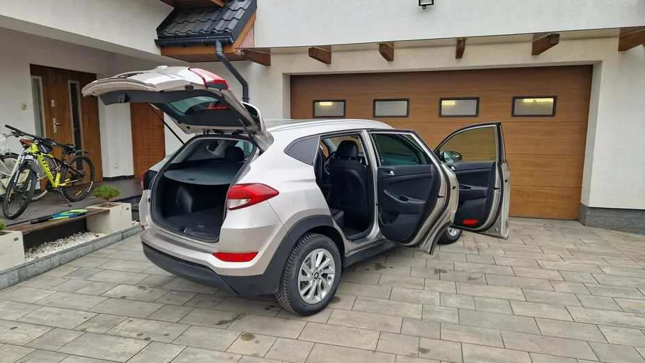 HYUNDAI Tucson -