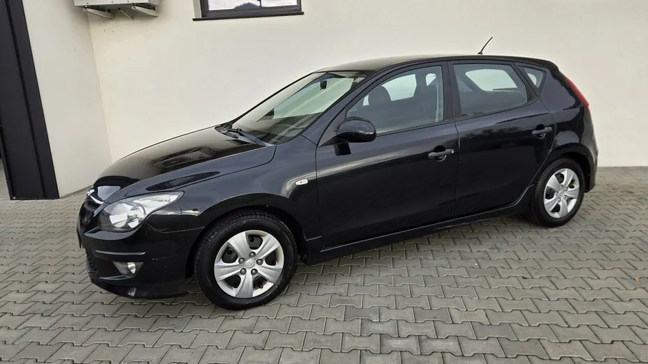 HYUNDAI i30 -