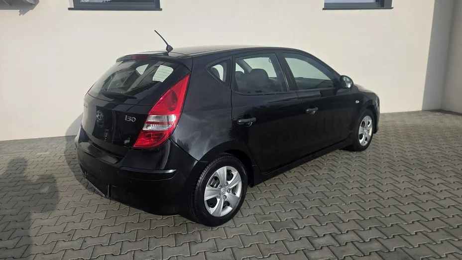 HYUNDAI i30 -