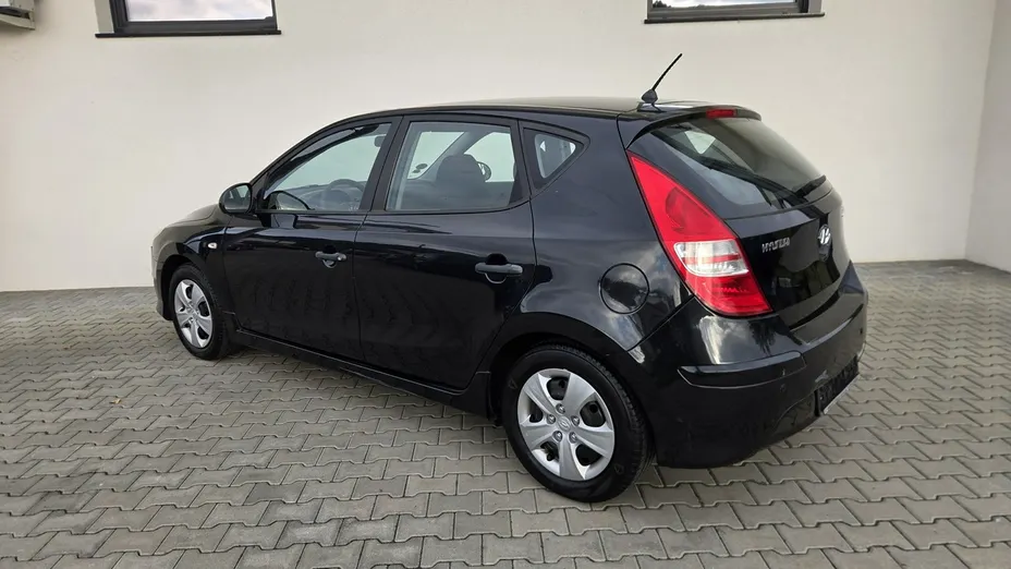 HYUNDAI i30 -