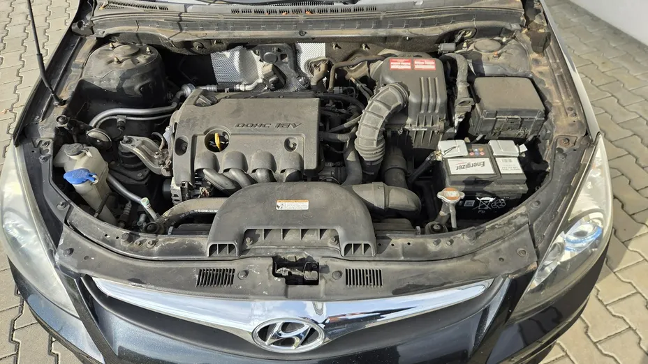 HYUNDAI i30 -