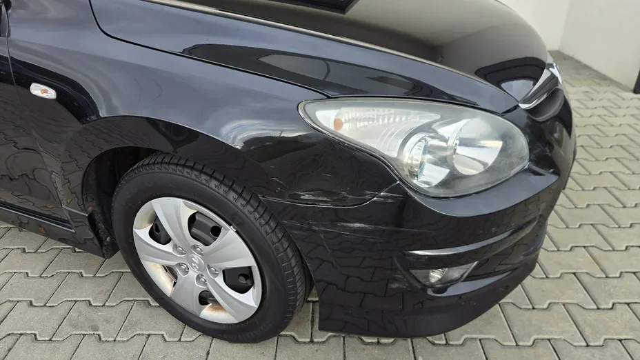 HYUNDAI i30 -