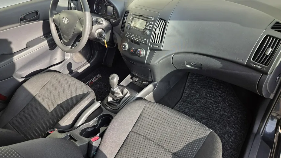 HYUNDAI i30 -