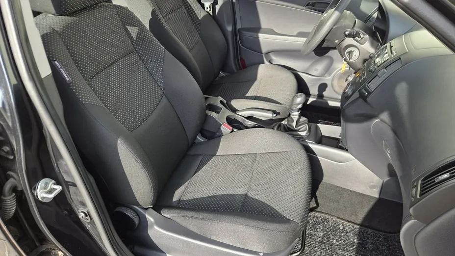 HYUNDAI i30 -