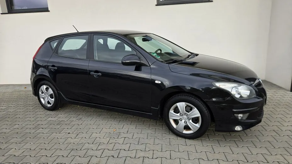 HYUNDAI i30 -