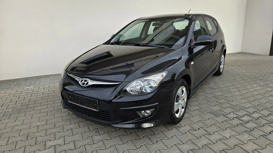 HYUNDAI i30 -