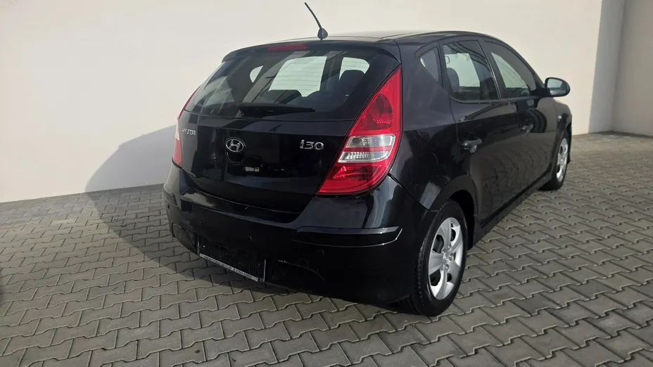 HYUNDAI i30 -