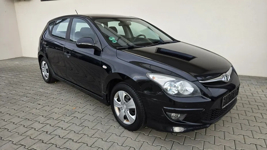 HYUNDAI i30 -