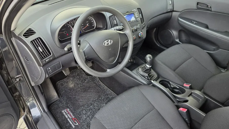 HYUNDAI i30 -