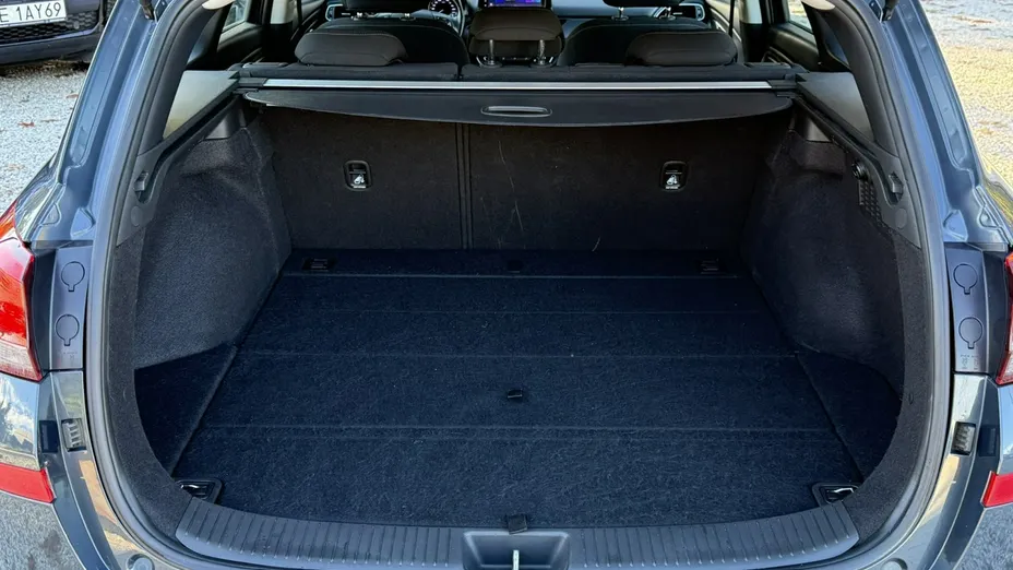 HYUNDAI i30 -