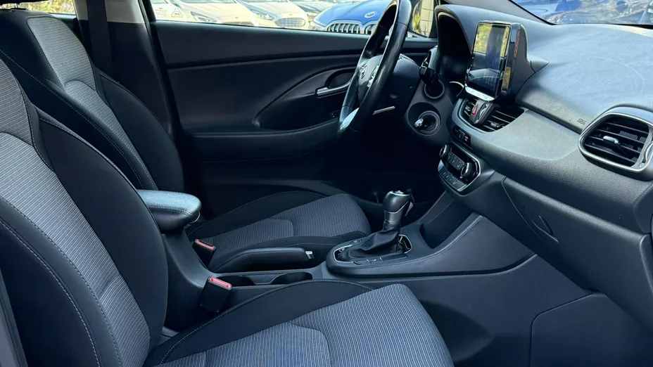 HYUNDAI i30 -